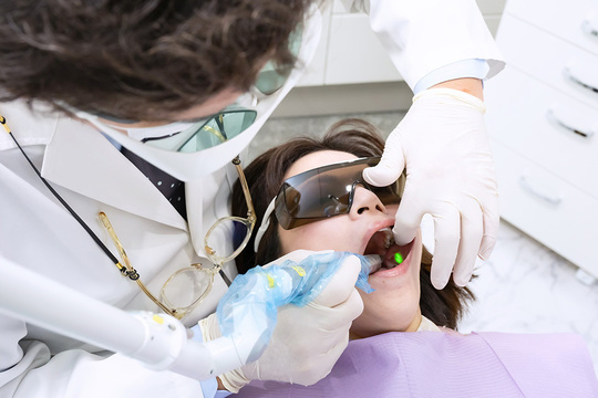 人中短縮・ほうれい線改善を切らないレーザーで - 東京