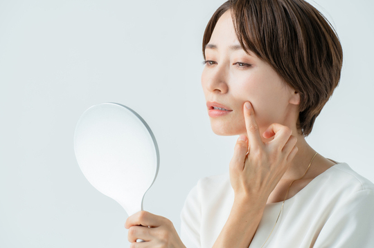 人中短縮・ほうれい線改善を切らないレーザーで - 東京アンバサダー